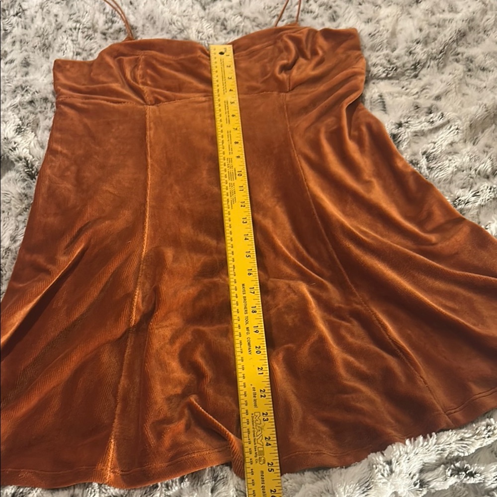Stylish Orange Velvet Dress - Picture 4 of 7